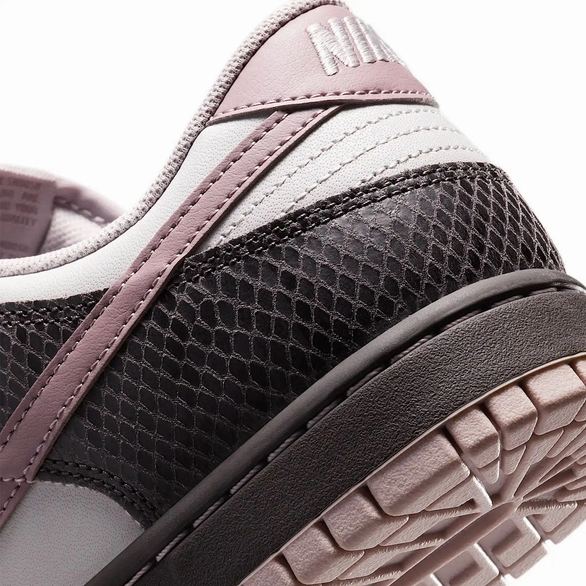 Dunk Low SE 'Snakeskin Medium Ash'