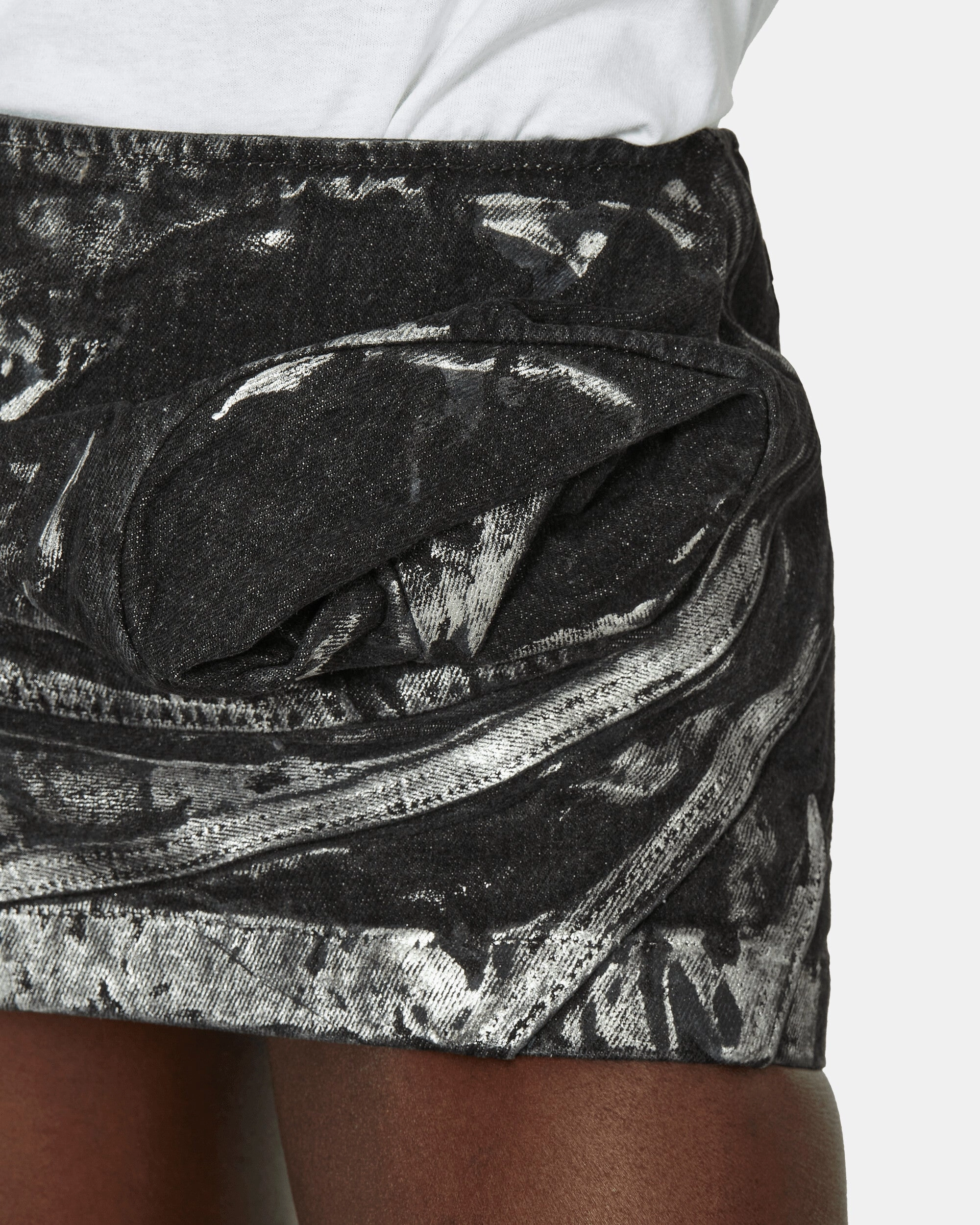 Floral Crinkled Skirt Black