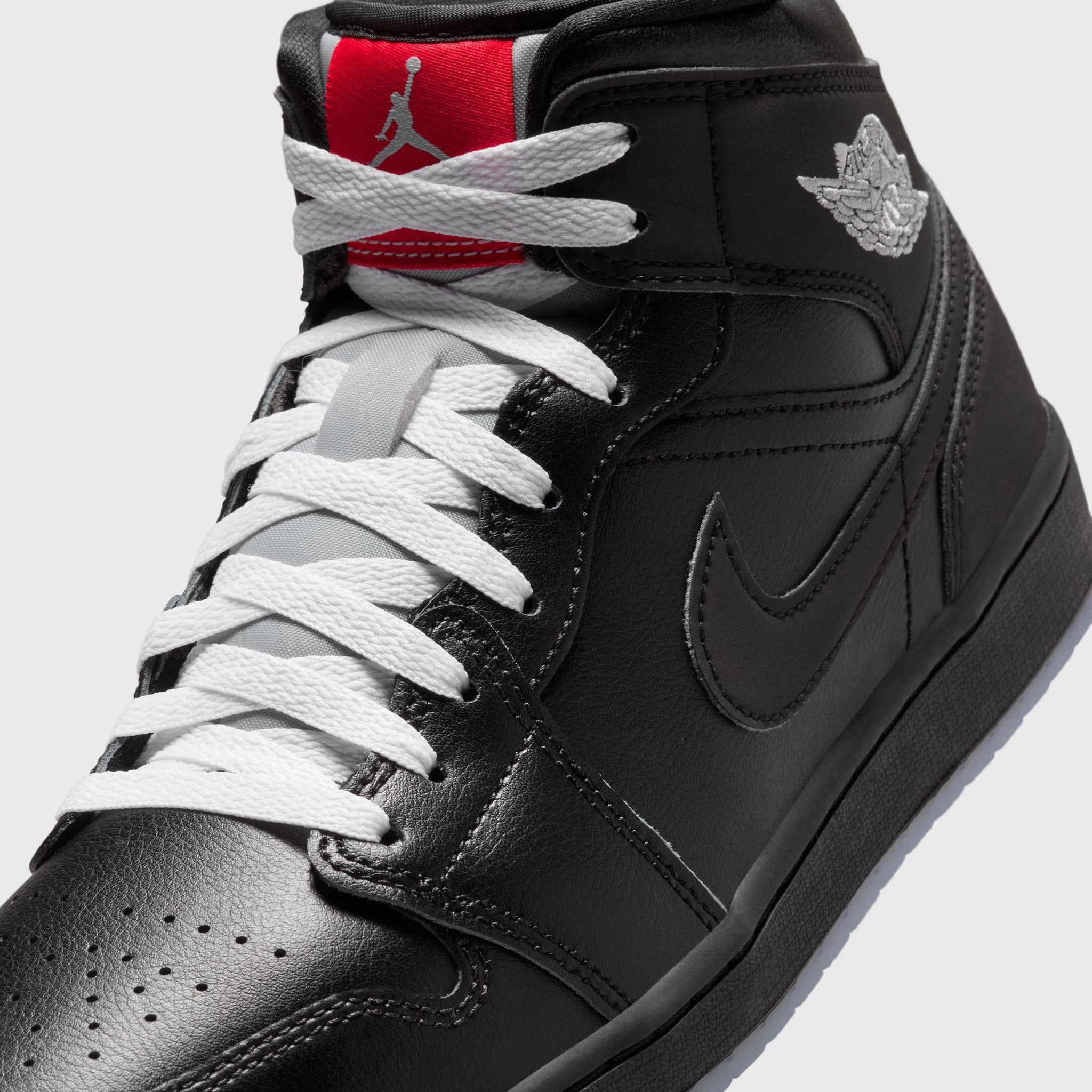 Jordan 1 Mid SE Black / Black - White
