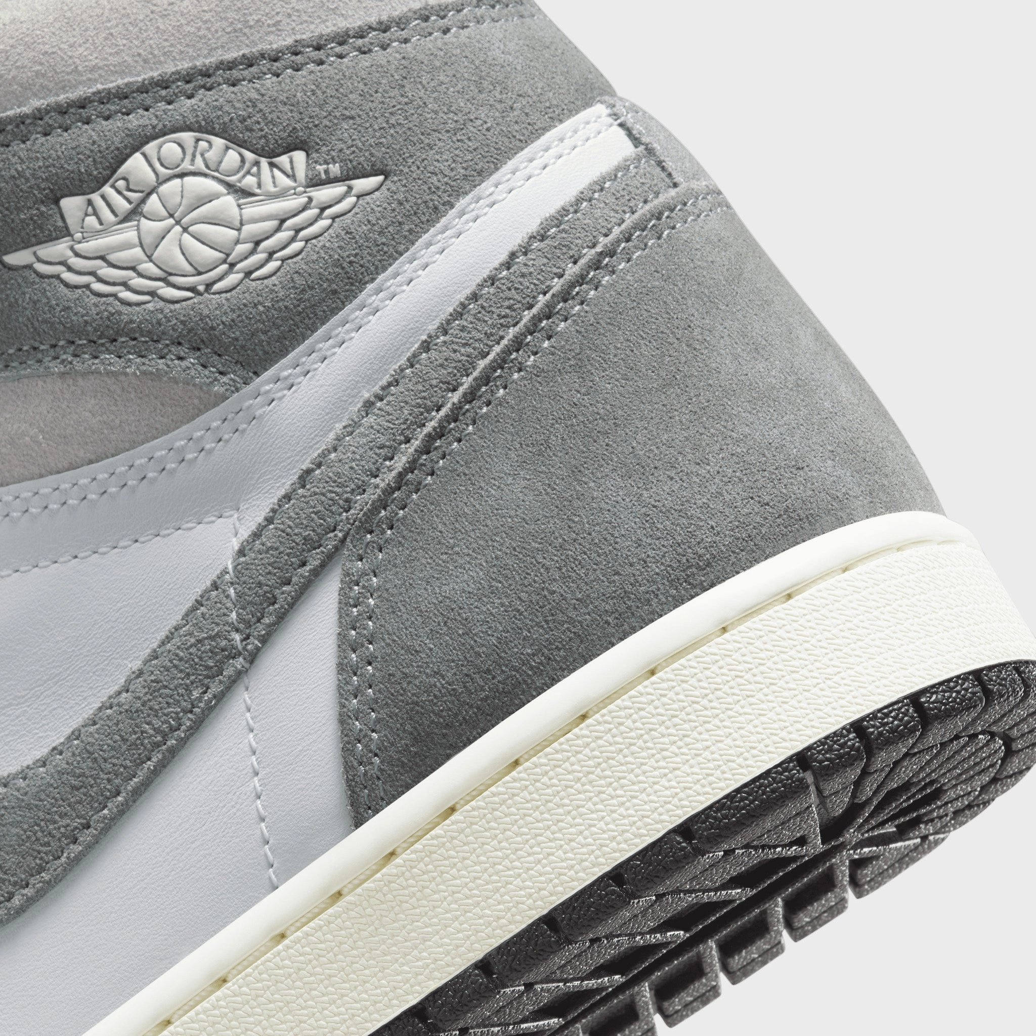 Jordan 1 Retro High OG Black / Fire Red - White