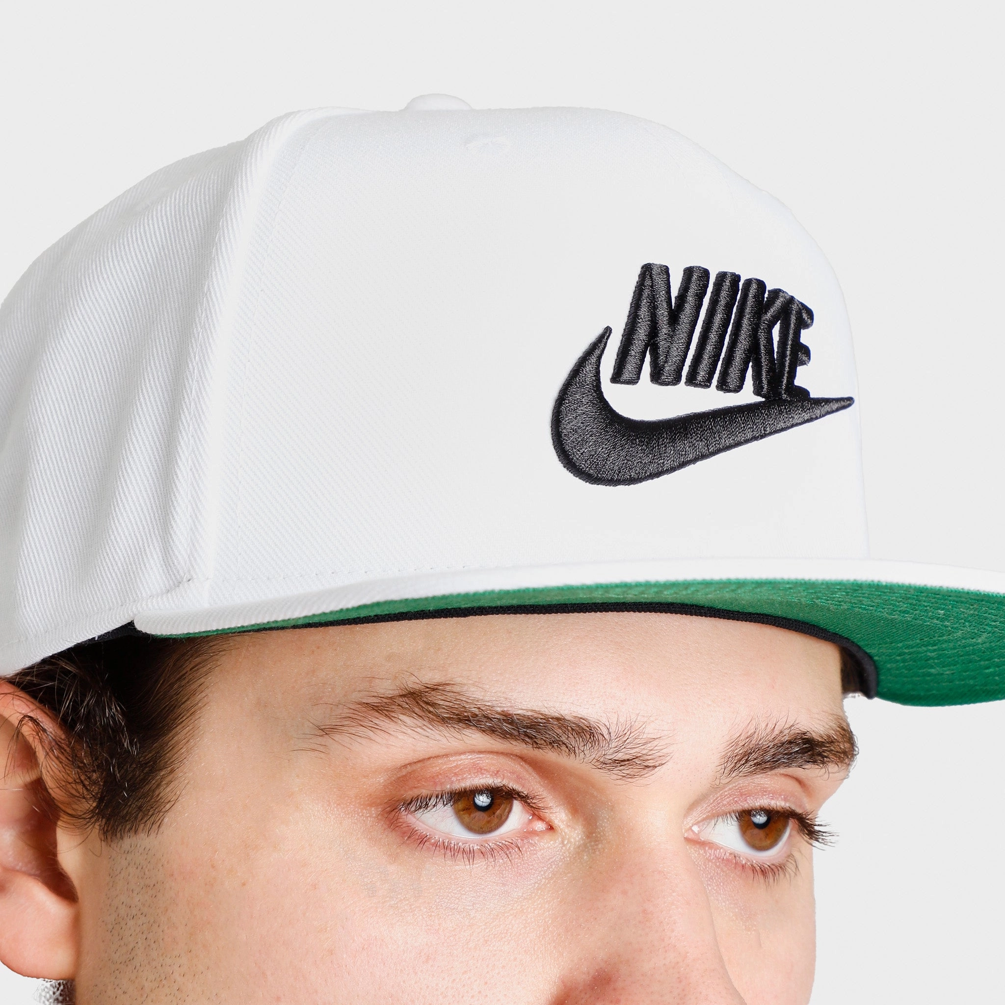 Nike Sportswear Dri-FIT Pro Futura Cap White / Pine Green - Black