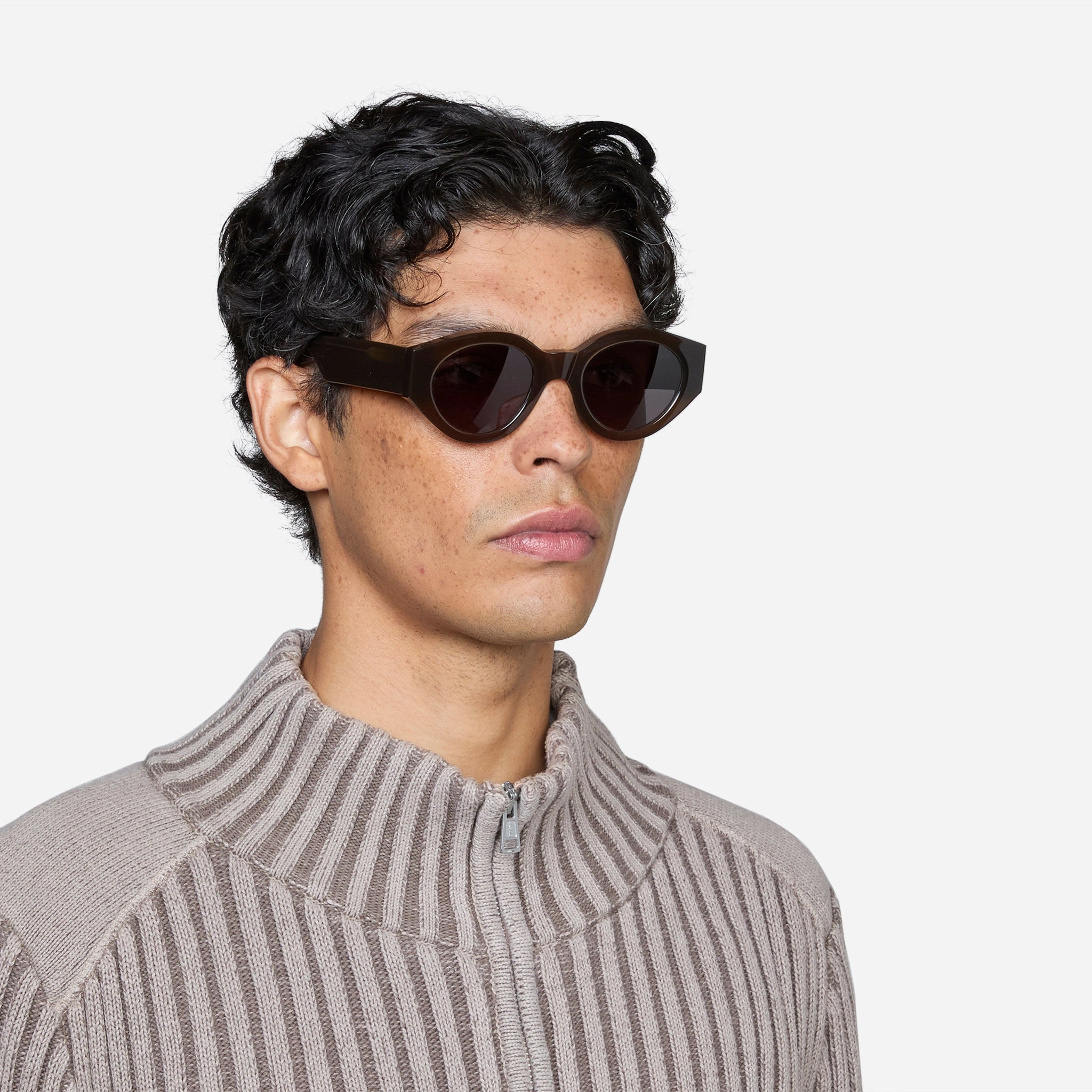 Polly Amber | Solid Grey Lens