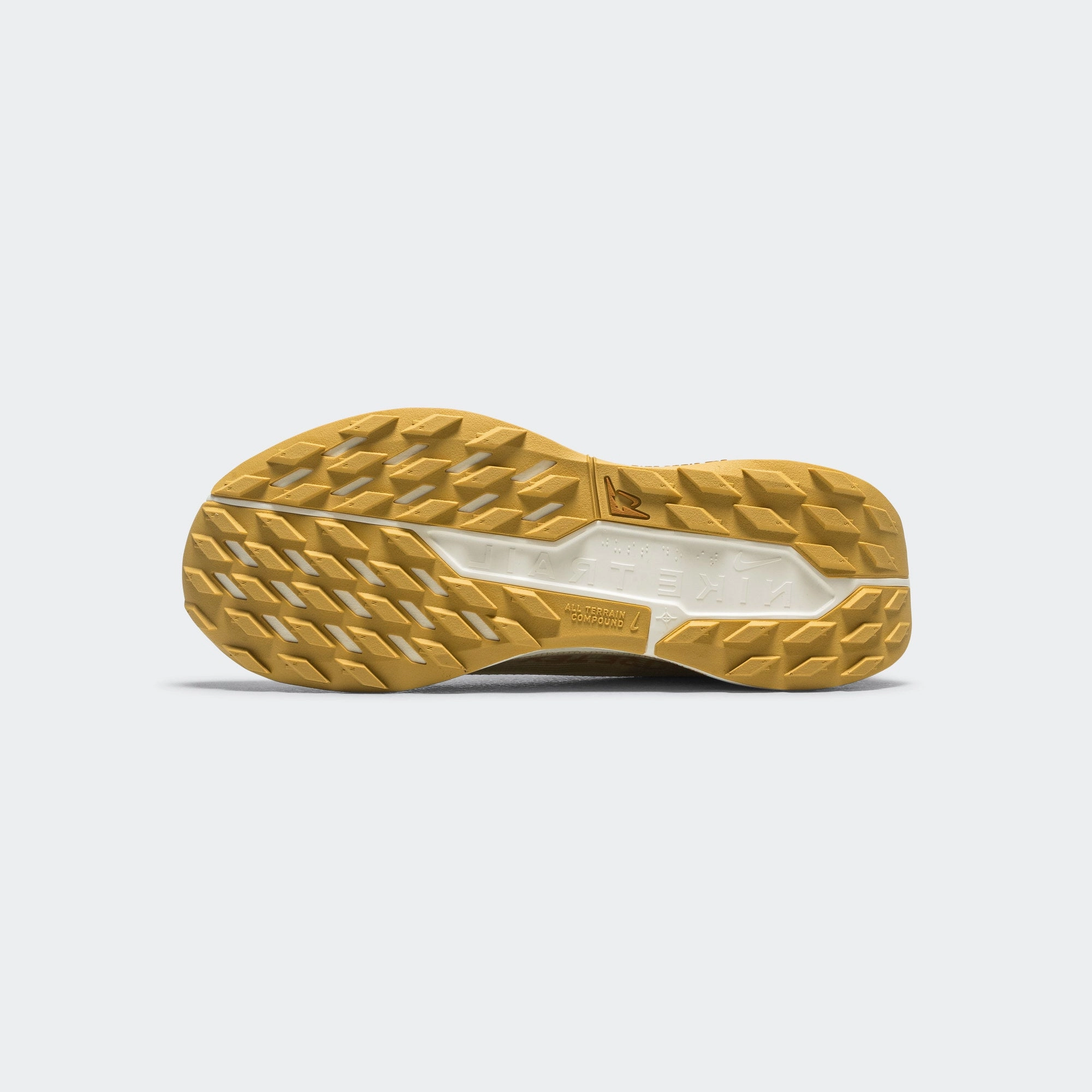 React Pegasus Trail 5 GTX - Team Gold/Desert Ochre-Wheat Gold