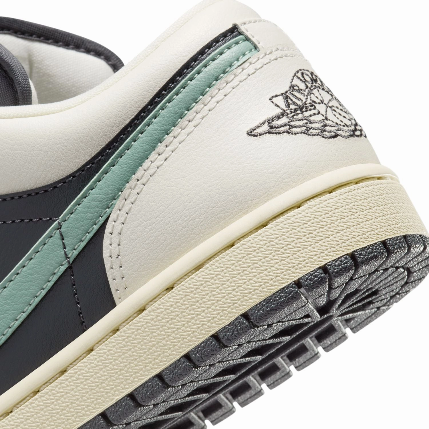 Wmns Air Jordan 1 Low 'Jade Smoke'