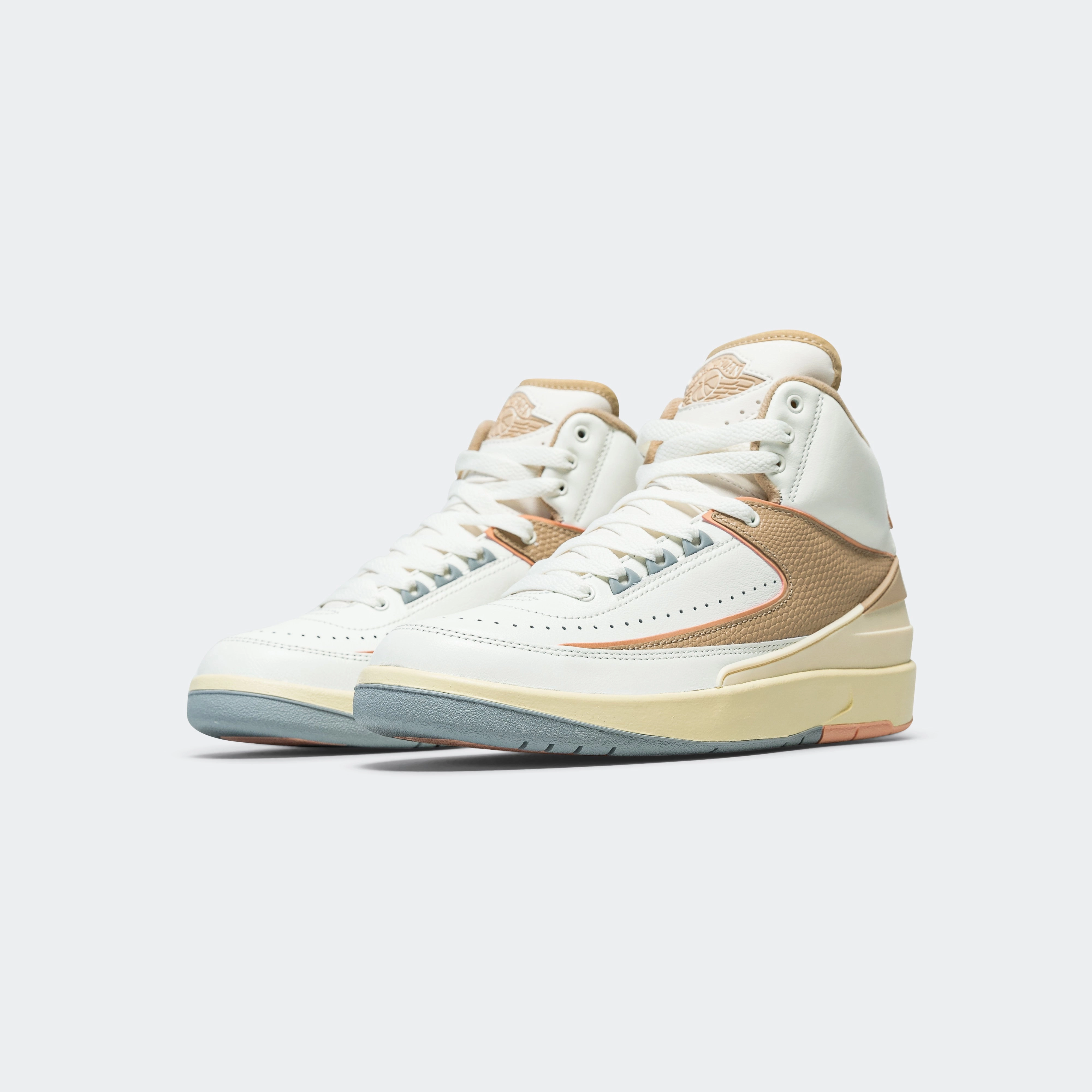 Womens Air Jordan 2 Retro - Sail/Desert-Sunrise Haze-Muslin